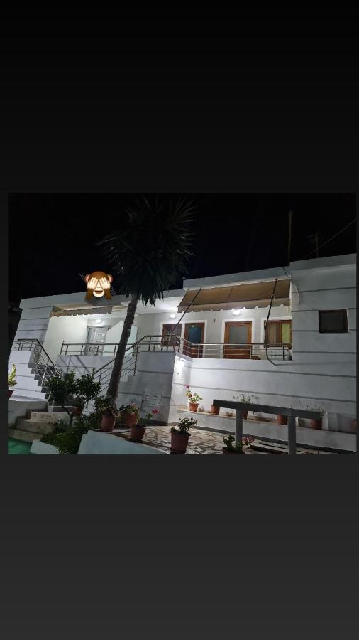 Villa Gezimi クサミル エクステリア 写真
