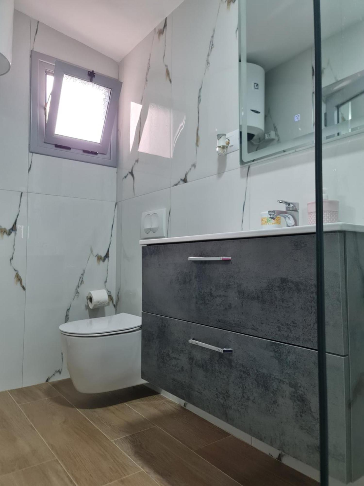 Villa Gezimi クサミル 部屋 写真